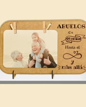 marco de fotos personalizado para abuelos. Diseño emotivo y cariñoso, perfecto para enmarcar recuerdos y expresar amor y gratitud hacia ellos
